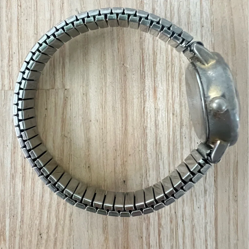 Vintage rumors ladies silver tone bracelet watch NEW BATTERY